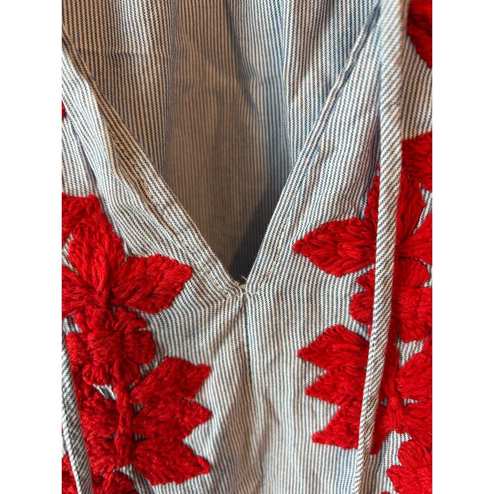 Philosophy Boho Blue and White Red Embroidery Top Boho Large - Picture 3 of 7